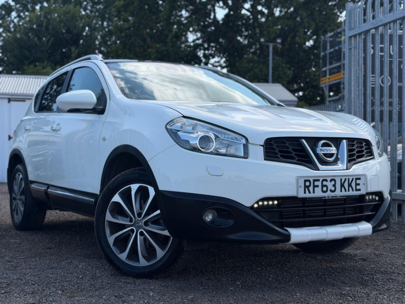 2013 Nissan Qashqai 1.6 Dci Tekna 2WD Euro 5 5dr (avm) in White — image 1