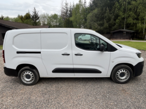2023 Peugeot Partner (73) Red Crew1.5 Bluehdi 850 Professional Premium + in White — image 6