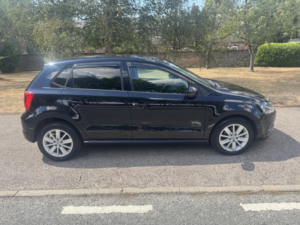2015 Volkswagen Polo 1.2 Tsi Bluemotion Tech Se in Black — image 5