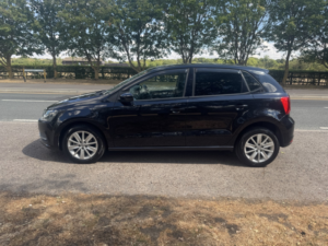 2015 Volkswagen Polo 1.2 Tsi Bluemotion Tech Se in Black — image 6