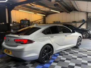 2018 Vauxhall Insignia 2.0 Turbo D Blueinjection Sri Nav in Silver — image 4