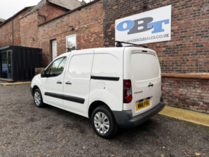 2016 Peugeot Partner 1.6 Partner 850 Professional Hdi in White — image 5