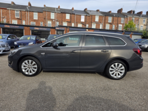 2014 Vauxhall Astra 1.6 16v Elite in Grey — image 6