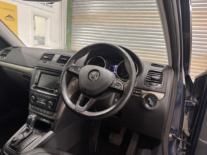 2017 Skoda Yeti 2.0 Tdi Se L Drive in Blue — image 2
