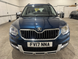 2017 Skoda Yeti 2.0 Tdi Se L Drive in Blue — image 3