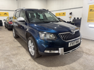 2017 Skoda Yeti 2.0 Tdi Se L Drive in Blue — image 5