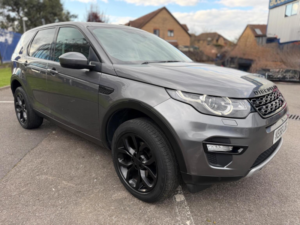 2017 Land Rover Discovery Sport 2.0 Td4 Hse Auto 4WD Euro 6 (s/s) 5dr in Grey — image 2
