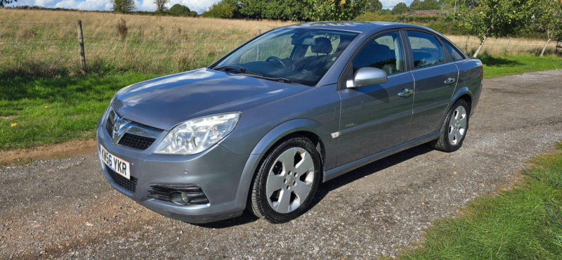 2007 Vauxhall Vectra 2.8i Turbo V6 24v Elite Hatchback 5dr Petrol Automatic (nav) (262 G/km, 247 Bhp) in Silver — image 1
