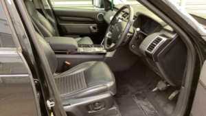 2019 Land Rover Discovery 3.0 Sd V6 Hse Auto 4WD Euro 6 (s/s) 5dr in Black — image 2