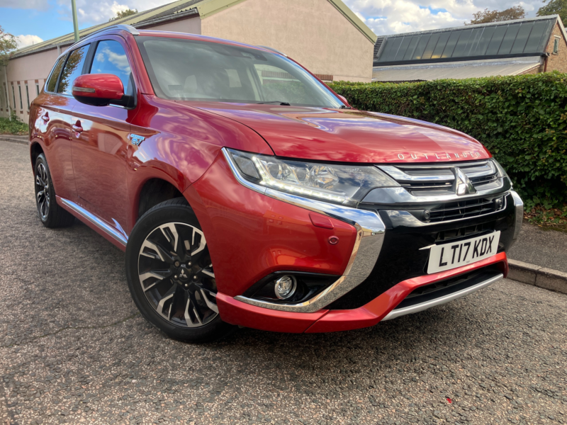 2017 Mitsubishi Outlander 2.0h 12kwh 4hs SUV 5dr Petrol Plug-In Hybrid CVT 4WD Euro 6 (s/s) (200 Ps) in Red — image 1