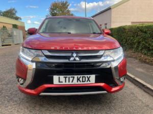 2017 Mitsubishi Outlander 2.0h 12kwh 4hs SUV 5dr Petrol Plug-In Hybrid CVT 4WD Euro 6 (s/s) (200 Ps) in Red — image 2