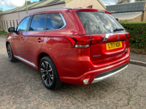 2017 Mitsubishi Outlander 2.0h 12kwh 4hs SUV 5dr Petrol Plug-In Hybrid CVT 4WD Euro 6 (s/s) (200 Ps) in Red — image 5