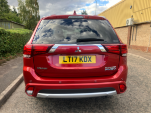 2017 Mitsubishi Outlander 2.0h 12kwh 4hs SUV 5dr Petrol Plug-In Hybrid CVT 4WD Euro 6 (s/s) (200 Ps) in Red — image 6