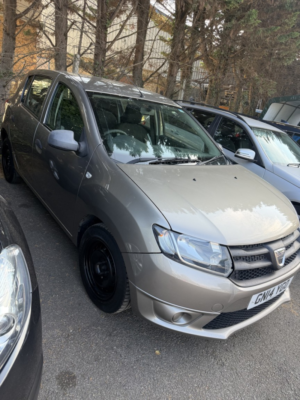 2014 Dacia Sandero 1.2 Ambiance 1.2 16v 75 in Beige — image 2