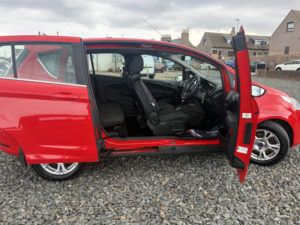 2014 Ford B-Max 1.6 Zetec in Red — image 5