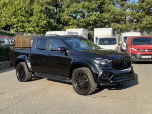 2020 Mercedes-Benz X Class 2.3 Cdi Progressive in Black — image 5