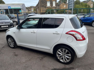 2013 Suzuki Swift 1.3 Ddis Sz4 Euro 5 5dr in White — image 4