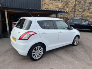 2013 Suzuki Swift 1.3 Ddis Sz4 Euro 5 5dr in White — image 6