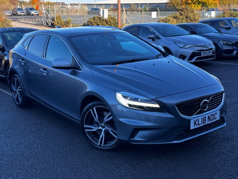 2018 Volvo V40 2.0 R-Design Pro D3 in Grey — image 1