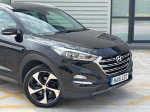 2016 Hyundai Tucson 2.0 Crdi Blue Drive Premium Euro 6 (s/s) 5dr in Black — image 2