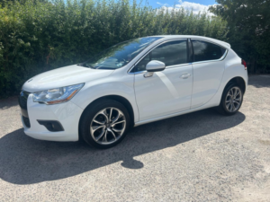 2015 Citroen Ds4 1.6 E-Hdi Airdream Dstyle in White — image 3