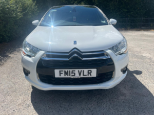 2015 Citroen Ds4 1.6 E-Hdi Airdream Dstyle in White — image 6