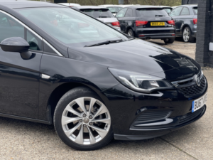 2017 Vauxhall Astra 1.4 I Turbo Tech Line Nav in Black — image 4