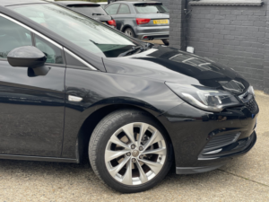 2017 Vauxhall Astra 1.4 I Turbo Tech Line Nav in Black — image 5