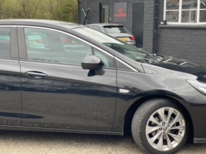2017 Vauxhall Astra 1.4 I Turbo Tech Line Nav in Black — image 6