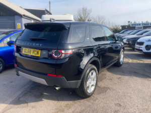 2018 Land Rover Discovery Sport 2.0 Ed4 Hse SUV 5dr Diesel Manual Euro 6 (s/s) (5 Seat) (150 Ps) in Black — image 6