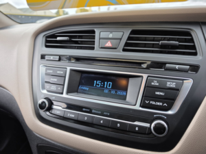 2015 Hyundai I20 1.2 Premium Se Hatchback 5dr Petrol Manual Euro 6 (84 Ps) in Grey — image 4
