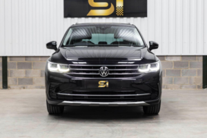 2021 Volkswagen Tiguan 2.0 Tdi Elegance DSG 4motion Euro 6 (s/s) 5dr in Black — image 2