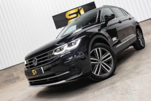 2021 Volkswagen Tiguan 2.0 Tdi Elegance DSG 4motion Euro 6 (s/s) 5dr in Black — image 3