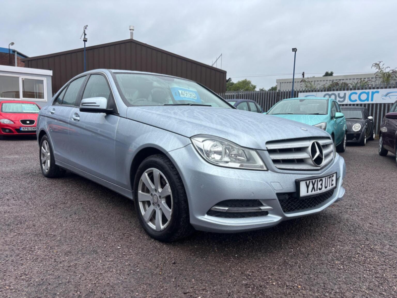 2013 Mercedes-Benz C Class 2.1 C200 Cdi Blueefficiency Executive Se G-Tronic+ Euro 5 (s/s) 4dr in Blue — image 1