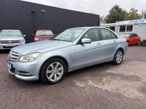 2013 Mercedes-Benz C Class 2.1 C200 Cdi Blueefficiency Executive Se G-Tronic+ Euro 5 (s/s) 4dr in Blue — image 4