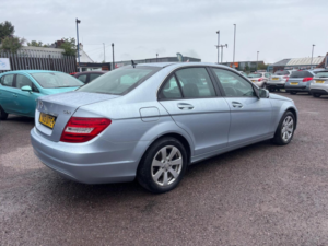 2013 Mercedes-Benz C Class 2.1 C200 Cdi Blueefficiency Executive Se G-Tronic+ Euro 5 (s/s) 4dr in Blue — image 5