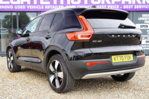 2021 Volvo Xc40 1.5 T3 Momentum Auto Euro 6 (s/s) 5dr in Black — image 2