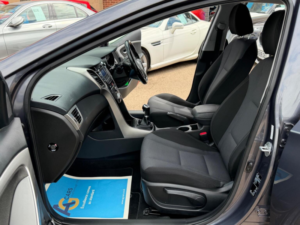 2016 Hyundai I30 1.6 Crdi Blue Drive Se Euro 6 (s/s) 5dr in Grey — image 4