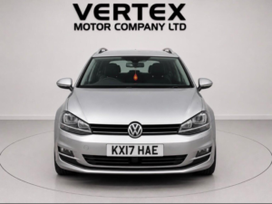 2017 Volkswagen Golf 1.2 Tsi Comfortline Connect DSG Euro 6 in Silver — image 3
