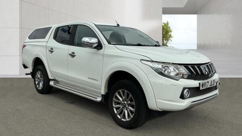 2017 Mitsubishi L200 2.4 Di-D Dc Barbarian 4WD Euro 6 4dr in White — image 1
