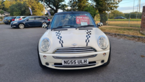2005 MINI Convertible 1.6 One Convertible in White — image 4