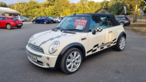 2005 MINI Convertible 1.6 One Convertible in White — image 6