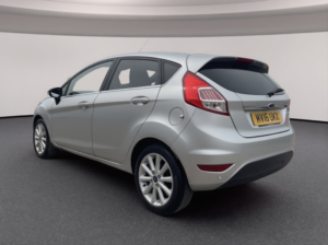 2016 Ford Fiesta 1.6 Titanium Hatchback 5dr Petrol Powershift Auto Euro 6 in Silver — image 5
