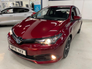 2018 Toyota Auris 1.8 Vvt-H Design CVT Euro 6 (s/s) 5dr in Red — image 5
