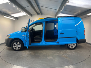 2015 Volkswagen Caddy 1.6 Tdi C20 Startline Panel Van 4dr Diesel Manual L1 H1 (149 G/km, 101 Bhp) in Blue — image 3