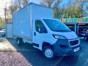 2019 Peugeot Boxer 2.0 Bluehdi 335 Built For Business Plus Box Van 3dr Diesel Manual L4 Euro 6 (160 Ps) in White — image 6