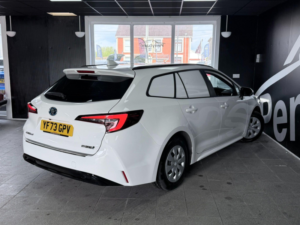 2023 Toyota Corolla 1.8 Vvt-H CVT Euro 6 (s/s) 5dr in White — image 3