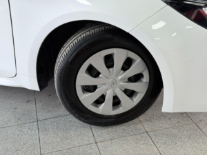 2023 Toyota Corolla 1.8 Vvt-H CVT Euro 6 (s/s) 5dr in White — image 4