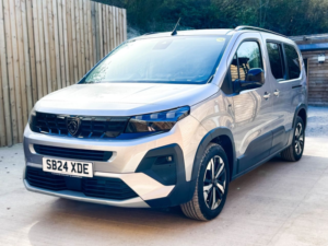 2024 Peugeot Rifter 3 SEAT Auto Wheelchair Accessible Disabled Access Vehicle Wav in Grey — image 4