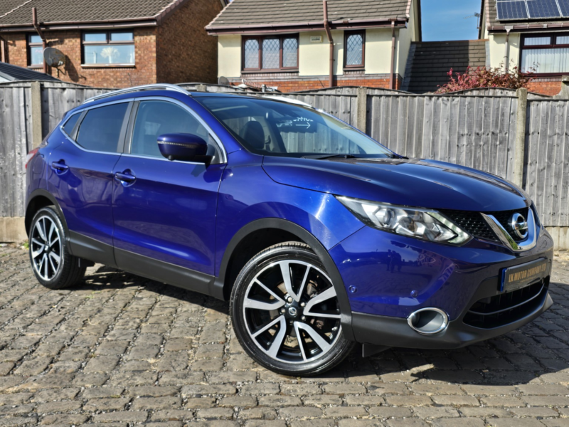 2016 Nissan Qashqai 1.2 Dig-T Tekna in Blue — image 1